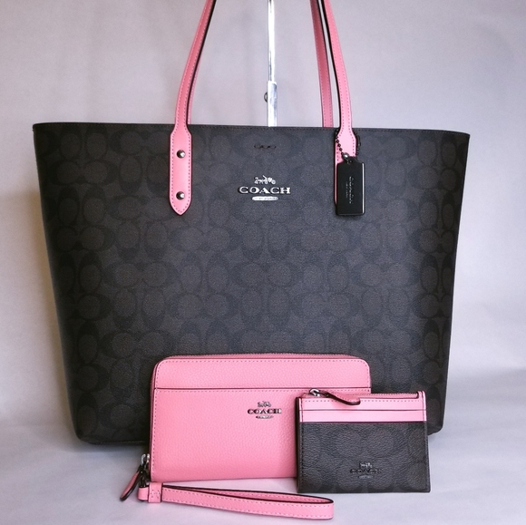 COACH SIGNATURE SET 3P BAG WRISTLET CARD KEYCHAIN - Picture 11 of 13